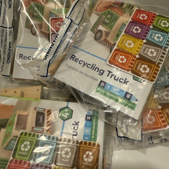 Lowe’s DIY-U Kid’s Workshop - Picture 2 of 9